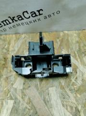 Запчасть кронштейн подрулевых переключателей Volkswagen Tiguan 2009