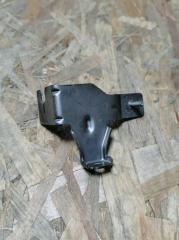 Запчасть кронштейн Volkswagen Tiguan 2009