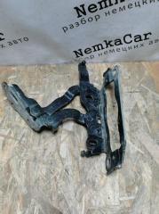 Петля капота правая Mercedes C-Class W204 2010