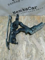 Петля капота левая Mercedes C-Class W204 2010