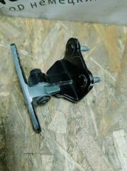 Петля двери задняя левая Mercedes C-Class W204 2010 контрактная Петля двери задняя левая Mercedes C-Class W204 2010