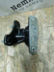 Петля двери передняя правая Mercedes C-Class W204 2010 контрактная Петля двери передняя правая Mercedes C-Class W204 2010