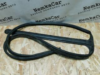 Уплотнитель двери правый Mercedes VIANO 2012