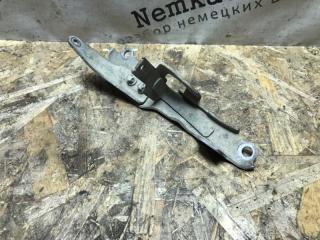 Запчасть кронштейн турбины Mercedes GLE 2018