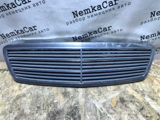 Решетка радиатора Mercedes C-Class 2000