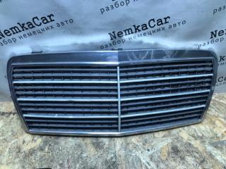 Решетка радиатора Mercedes W124 1993