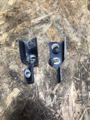 Фото запчасти кронштейн крыла Mercedes C-Class 2000 Б/У запчасть Запчасть кронштейн крыла Mercedes C-Class 2000