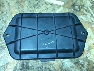 Запчасть крышка воздухозаборника Volkswagen Tiguan 2010