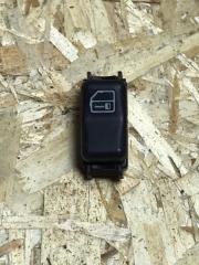 Кнопка центрального замка Mercedes W124 1993