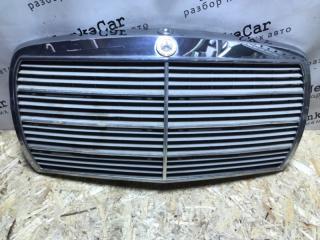 Решетка радиатора Mercedes w123 1983