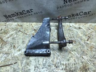 Кронштейн генератора Mercedes W124 1993 Б/У Кронштейн генератора Mercedes W124 1993