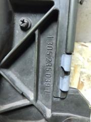 Стекло фары HELLA левое w123 1980 Седан 110.984 Стекло фары HELLA левое w123 1980 Седан 110.984
