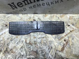 Запчасть сетка жабо Mercedes W124 1994