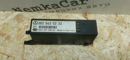 Фото запчасти блок управления светом Mercedes C180 1996 Б/У запчасть Запчасть блок управления светом Mercedes C180 1996