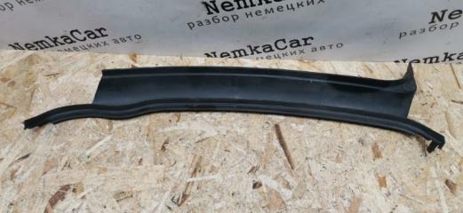 Запчасть водосток Mercedes W124 1993