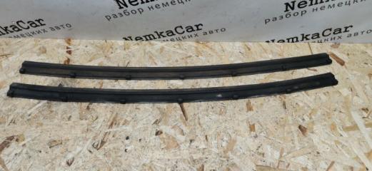 Уплотнитель двери Mercedes VIANO 2011