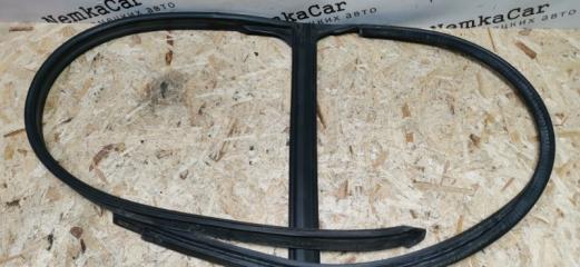 Уплотнитель двери левый Mercedes VIANO 2011