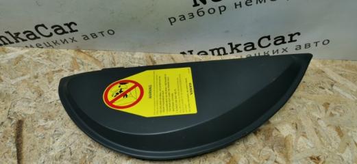 Запчасть накладка на торпедо правая VOLVO XC90 2004