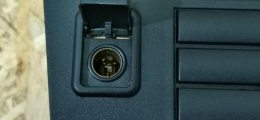 Подкассетник Mercedes W124 Седан 104.942