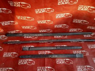 Молдинг двери NISSAN TINO