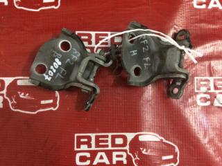 Петля двери передняя левая HONDA STEPWGN