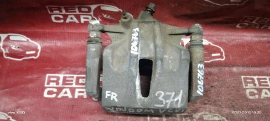 Суппорт передний правый TOYOTA WINDOM