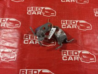 Петля двери передняя правая HONDA FIT 2004