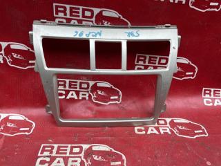 Центральная консоль TOYOTA BELTA 2005
