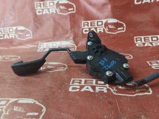 Педаль газа передняя TOYOTA BELTA 2009