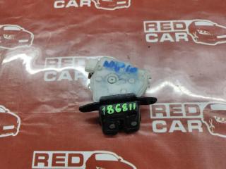 Замок двери багажника TOYOTA AQUA