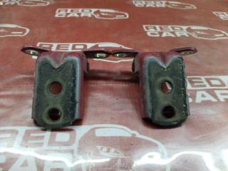 Петля двери передняя правая NISSAN LAFESTA 2005