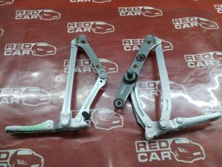 Петля крышки багажника TOYOTA CROWN MAJESTA