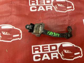 Доводчик двери передний левый TOYOTA CARINA ED