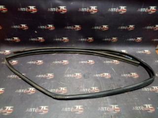 Уплотнитель стекла двери передний левый LAND ROVER RANGE ROVER SPORT 2010