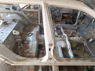 Центральная стойка кузова правая NISSAN EXPERT Б/У Центральная стойка кузова правая NISSAN EXPERT