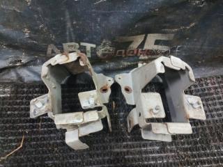 Кронштейн кузова NISSAN BASSARA Б/У Кронштейн кузова NISSAN BASSARA