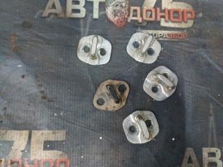 Петля замка двери NISSAN X-TRAIL