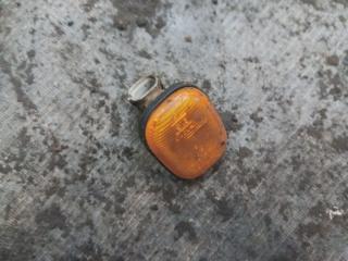 Повторитель поворота в крыло передний правый TOYOTA VISTA