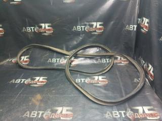 Уплотнительная резинка крышки багажника TOYOTA VISTA 1994 Б/У Уплотнительная резинка крышки багажника TOYOTA VISTA 1994