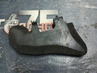 Пыльник крыла TOYOTA WISH 2011