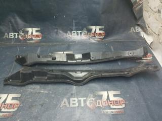 Пыльник крыла TOYOTA WISH 2011