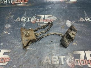 Крепление запасного колеса NISSAN NP300 2014 Б/У Крепление запасного колеса NISSAN NP300 2014