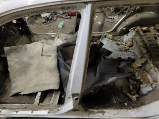 Центральная стойка кузова левая TOYOTA CALDINA 1997 Б/У Центральная стойка кузова левая TOYOTA CALDINA 1997