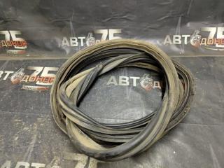 Уплотнительная резинка двери багажника TOYOTA CALDINA 1997