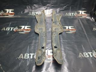 Пыльник крыла TOYOTA AURIS 2007