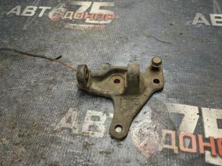 Кронштейн генератора TOYOTA IPSUM 1998