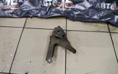 Кронштейн подушки NISSAN R'NESSA 1998