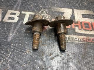 Болт подвески NISSAN AVENIR 2000