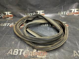 Уплотнительная резинка двери багажника TOYOTA RAV4 1998