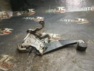 Педаль стояночного тормоза TOYOTA NADIA 2000